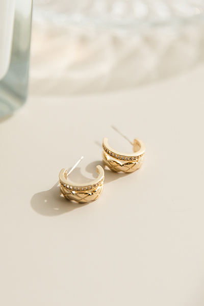 菱格水鑽。銀針耳環