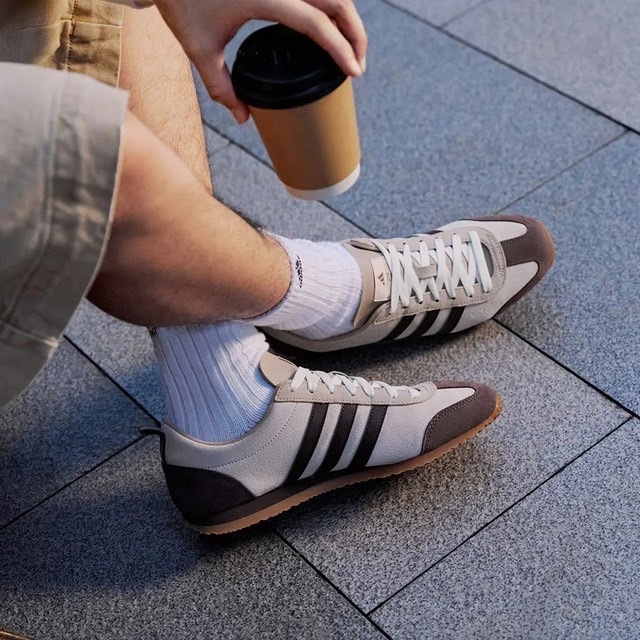 ADIDAS VS JOG 2.0 焦糖布朗尼 JQ8539