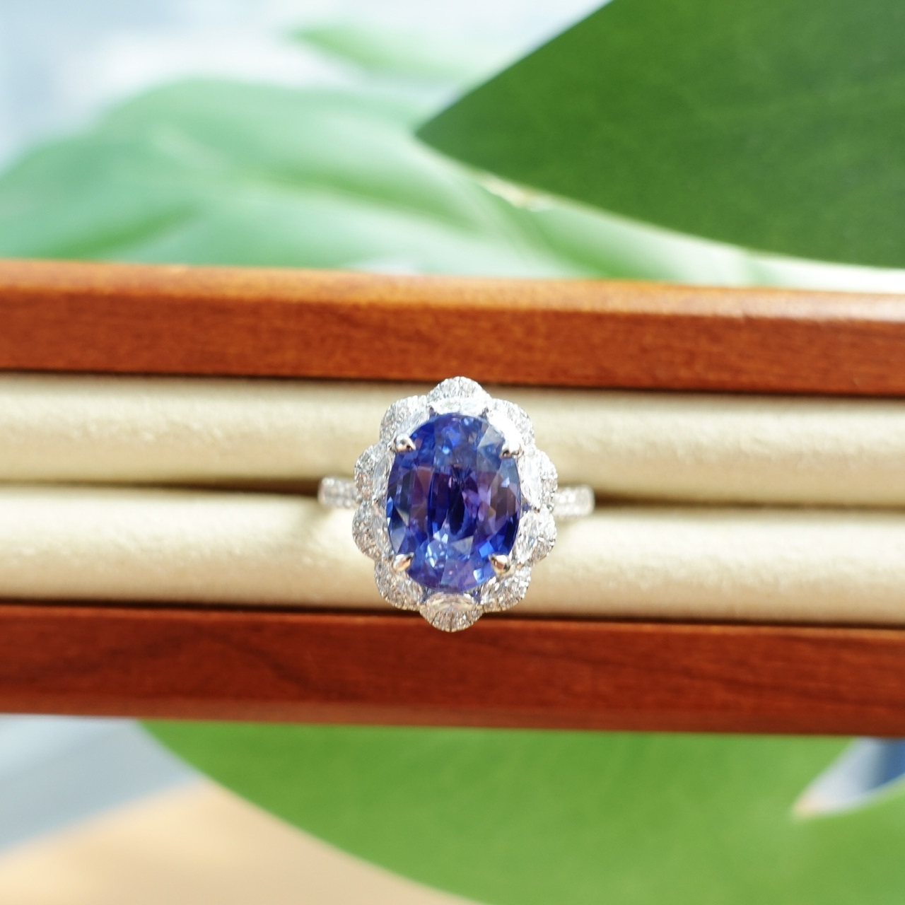 4.46ct天然矢車菊藍藍寶石18K金鑲嵌鑽石戒指/吊墜 - 兩用款 (帶AIGS證書)