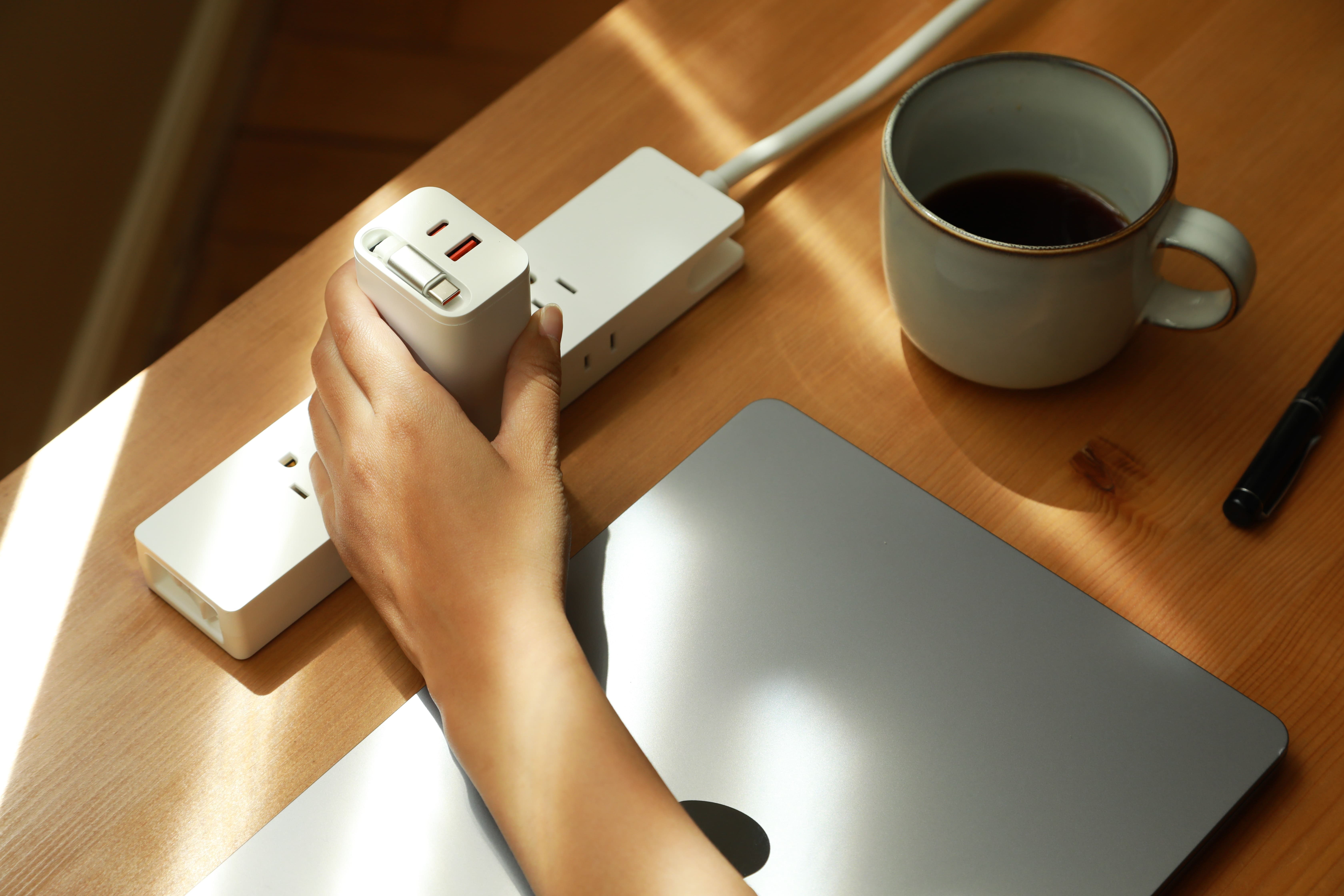 【 Unipapa 】有序收線快充頭 67W （白色）