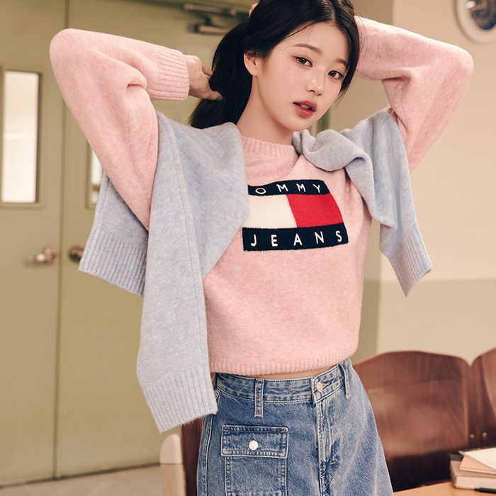 Tommy Jeans Flag Crewneck Sweater ( 2 Colours )