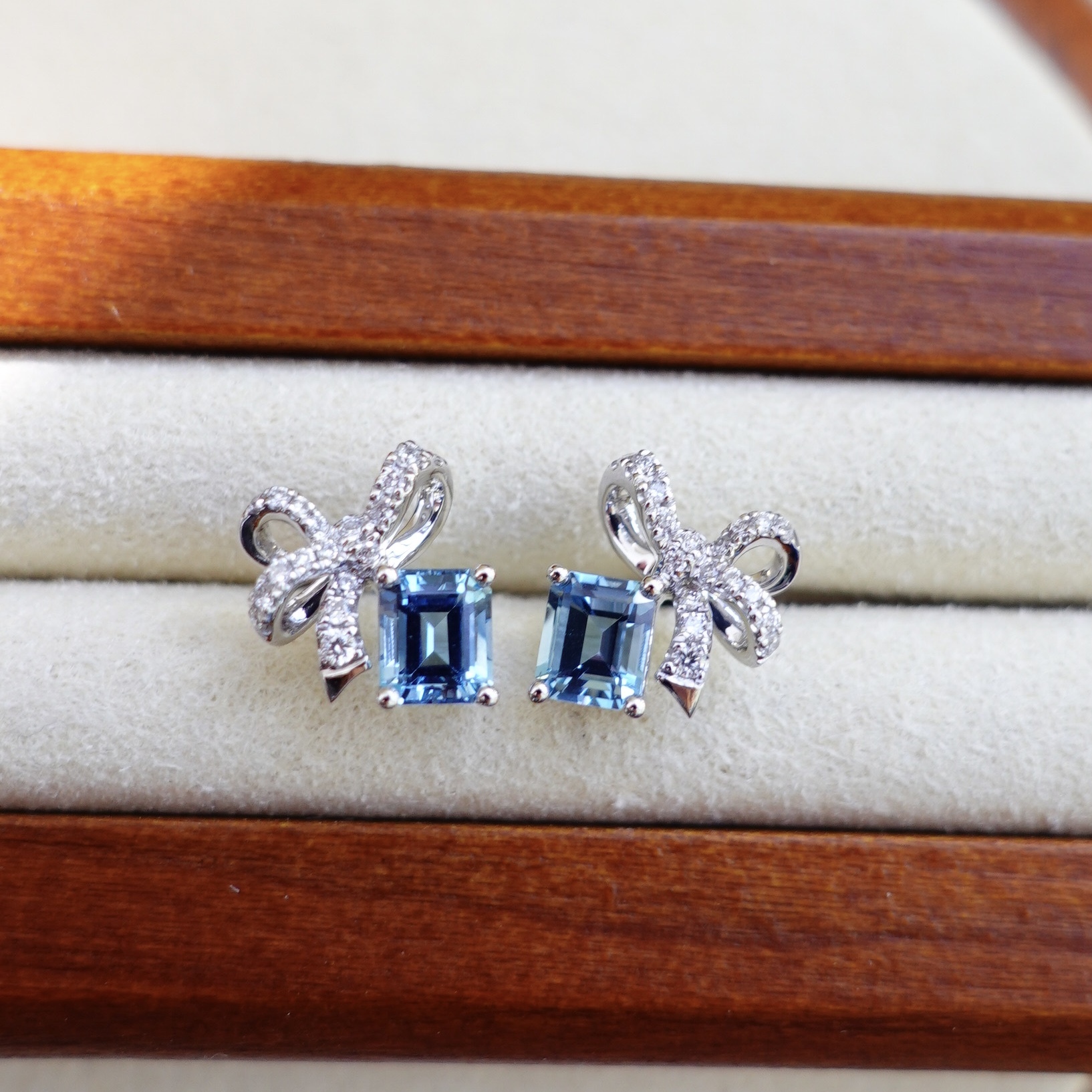 18K金祖母綠切海藍寶石鑽石耳環 - 超級聖瑪利亞藍