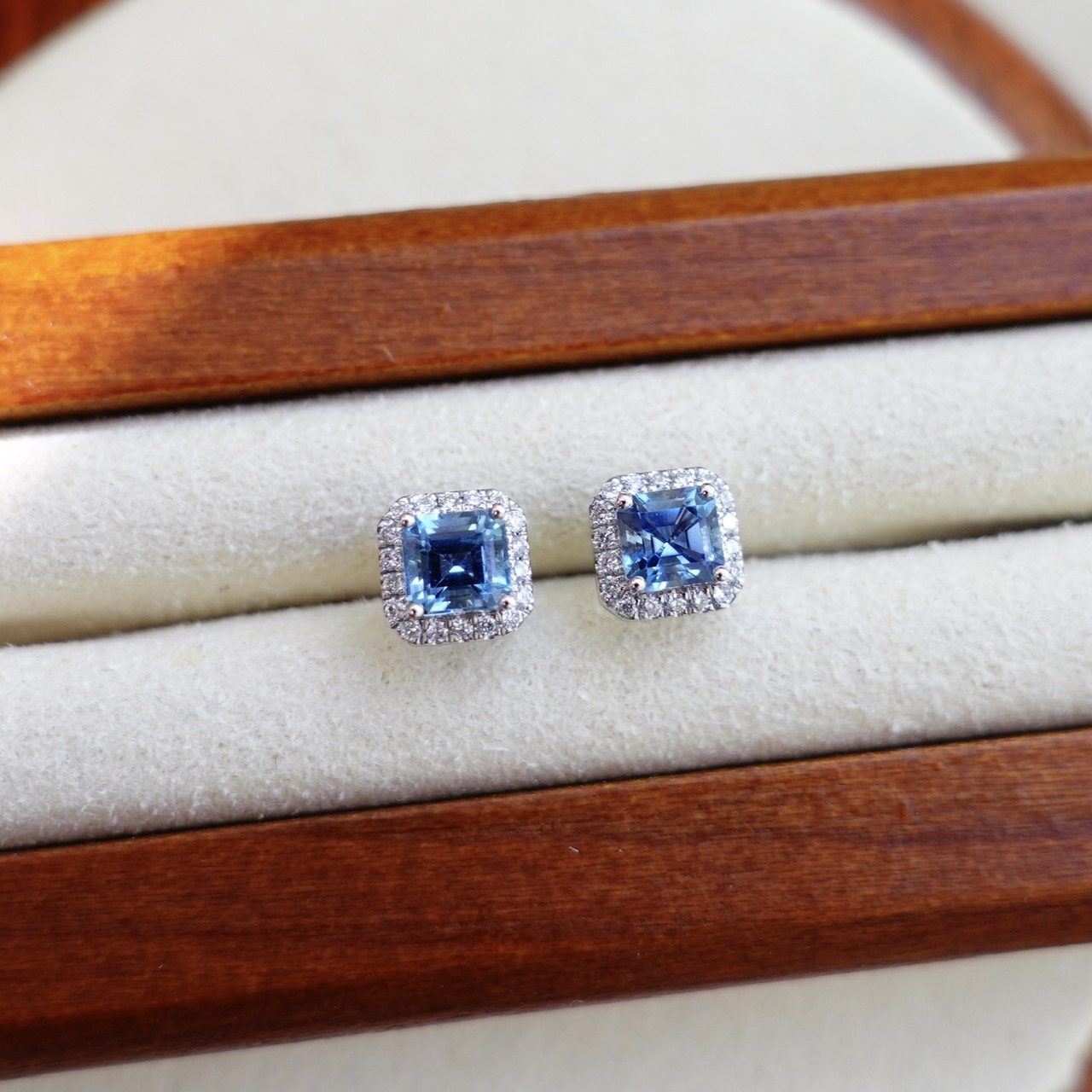 18K金Asscher Cut 海藍寶石鑽石耳環 - 超級聖瑪利亞藍