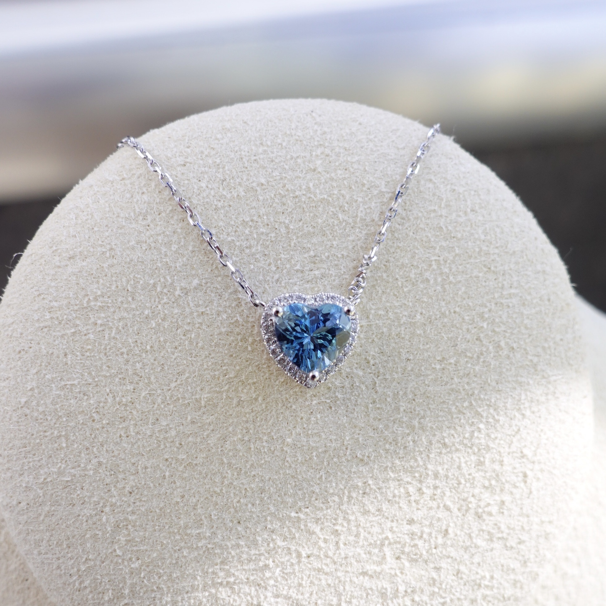 18K金心形海藍寶石鑽石套鍊 - 超級聖瑪利亞藍