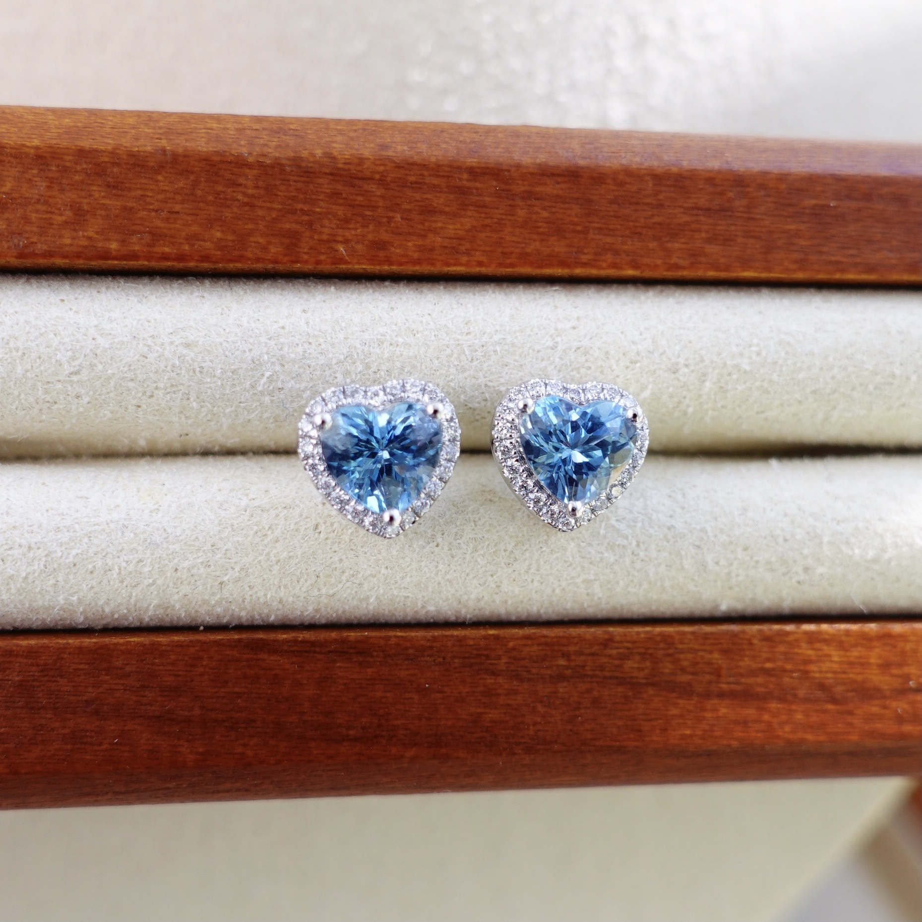 18K金心形海藍寶石鑽石耳環 - 超級聖瑪利亞藍