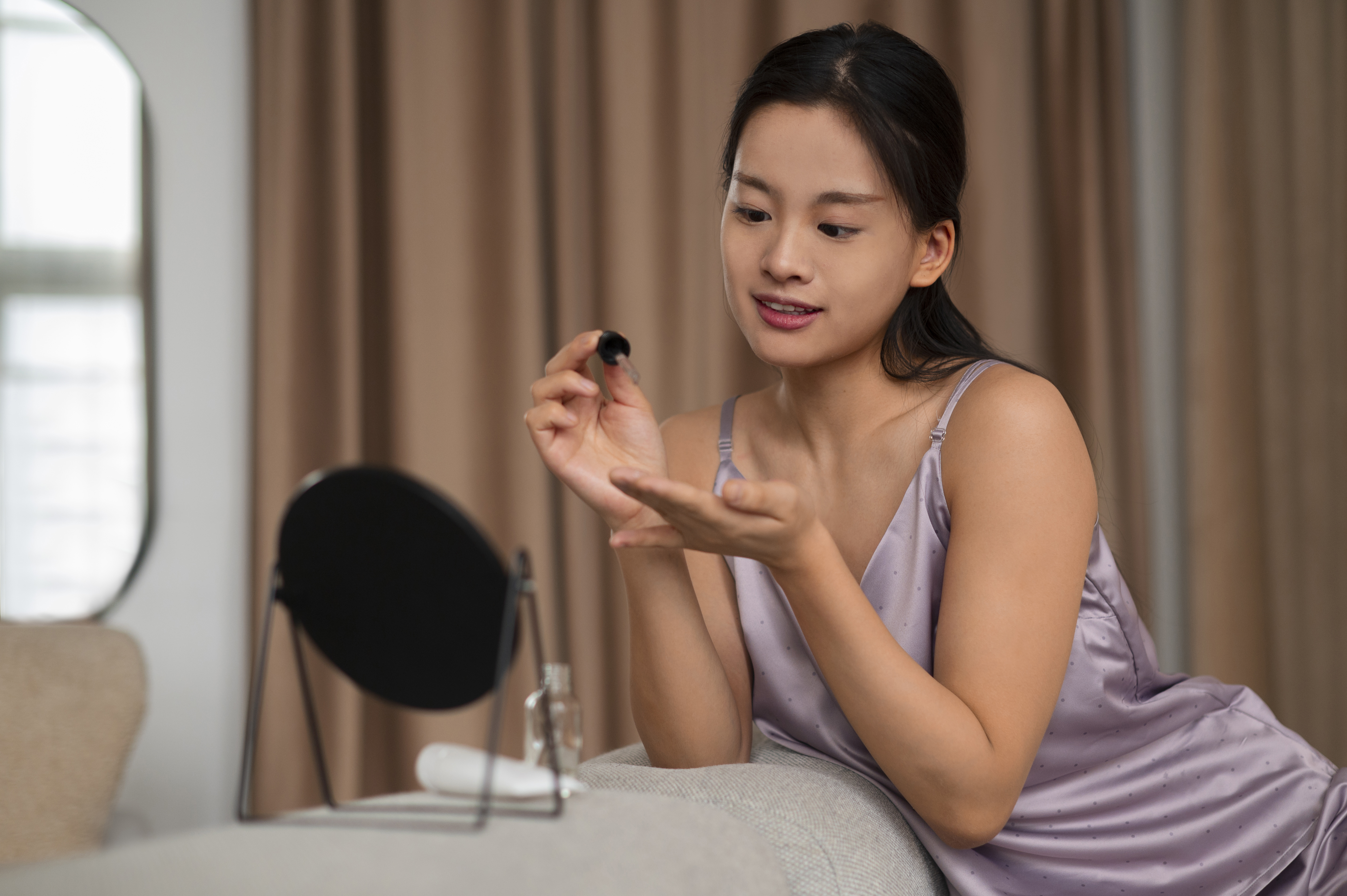 妝前乳, 功能, 平滑肌膚, 保濕, 控油, 增強妝效, 修飾膚色, 妝容, 持久性, 肌膚狀態, 投資, 化妝