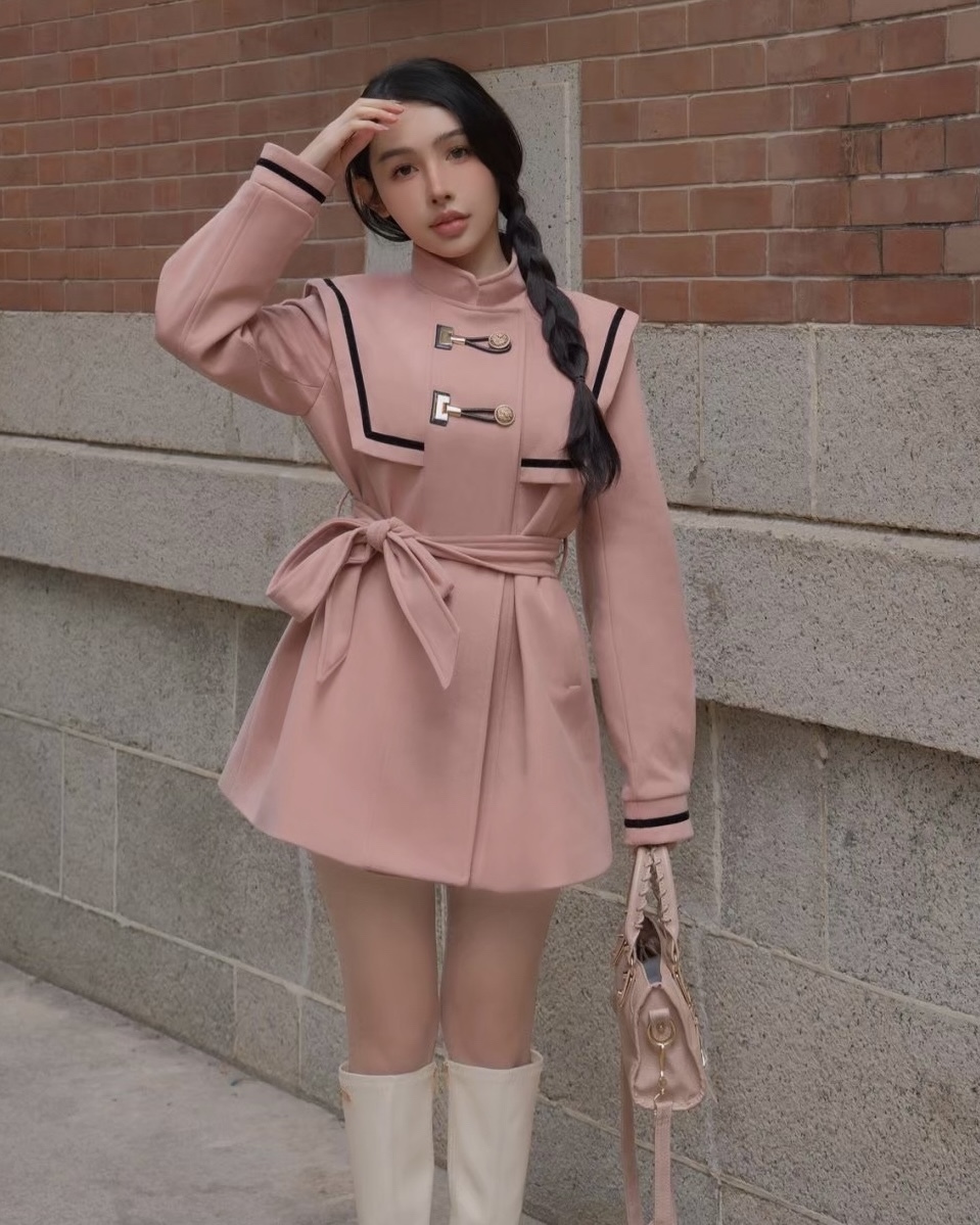 限量-甜美斗篷線條立領傘擺外套(微瑕)