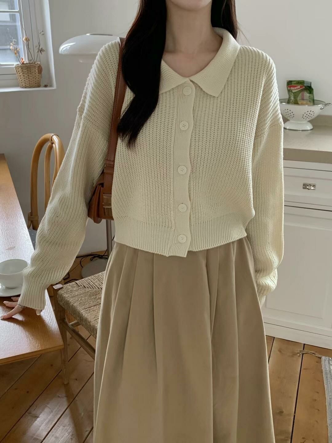 Polo排鈕針織上衣(米色)