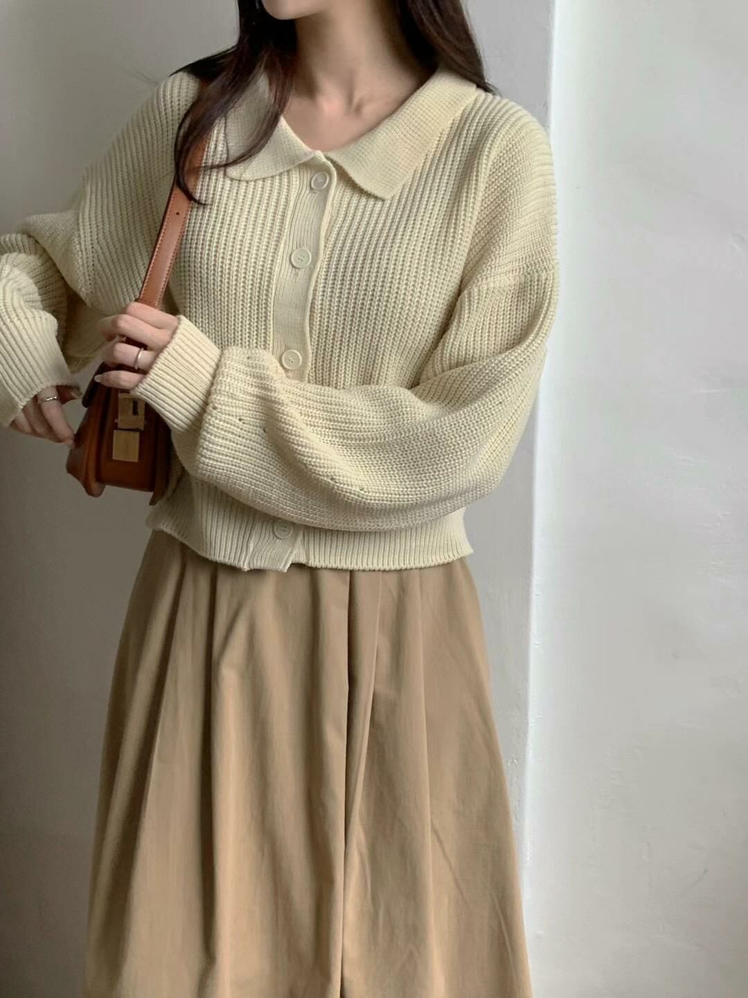 Polo排鈕針織上衣(米色)