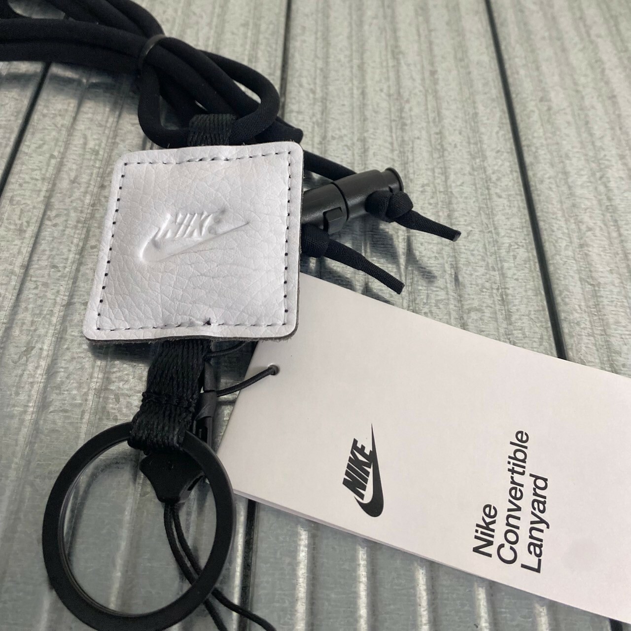 Nike premium 多功能掛繩 HF3610-036