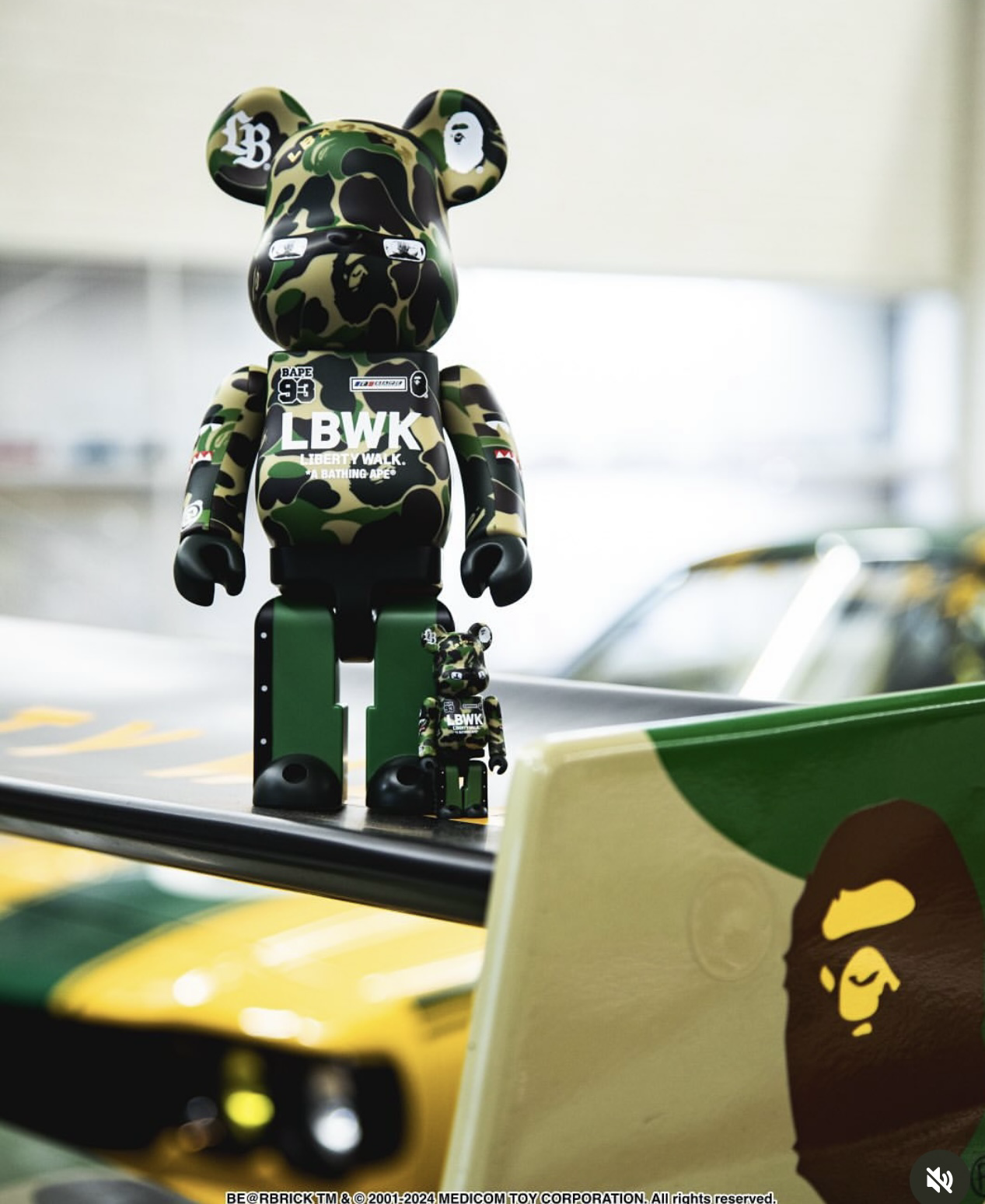 Medicom BE@RBRICK LBWK × BAPE 100% & 400% bearbrick LIBERTY