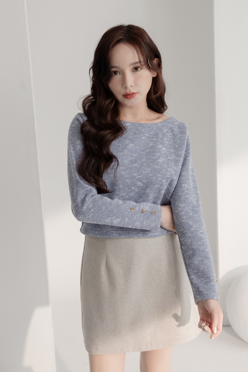 混色針織寬領短版上衣