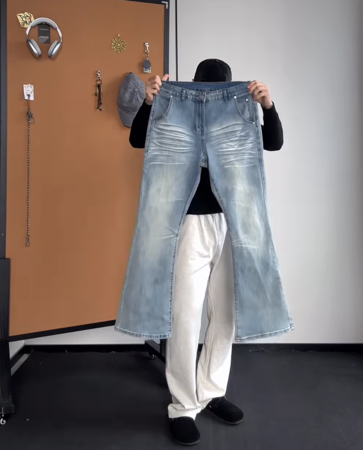 Cleanfit流行百搭微喇吧牛仔褲（淺藍大理石紋刷色）