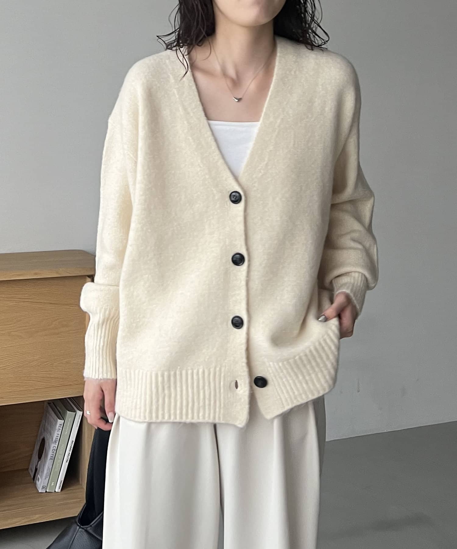 CAPRICIEUX LE'MAGE(カプリシュレマージュ)  【もちふわシリーズ】もちふわVカーディガン米（LEZ1042405A0001）
