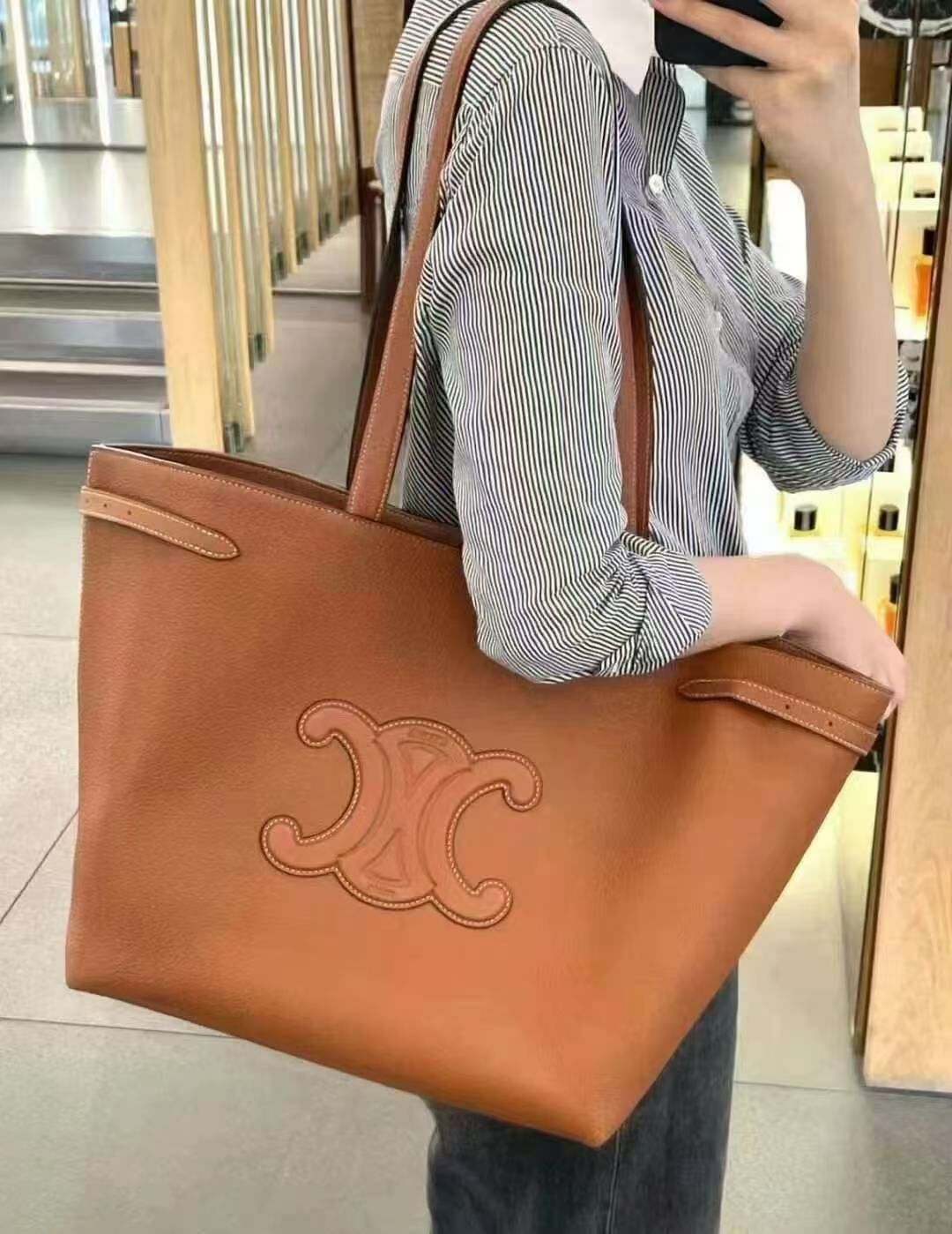 Celine 新款焦糖色tote bag -T