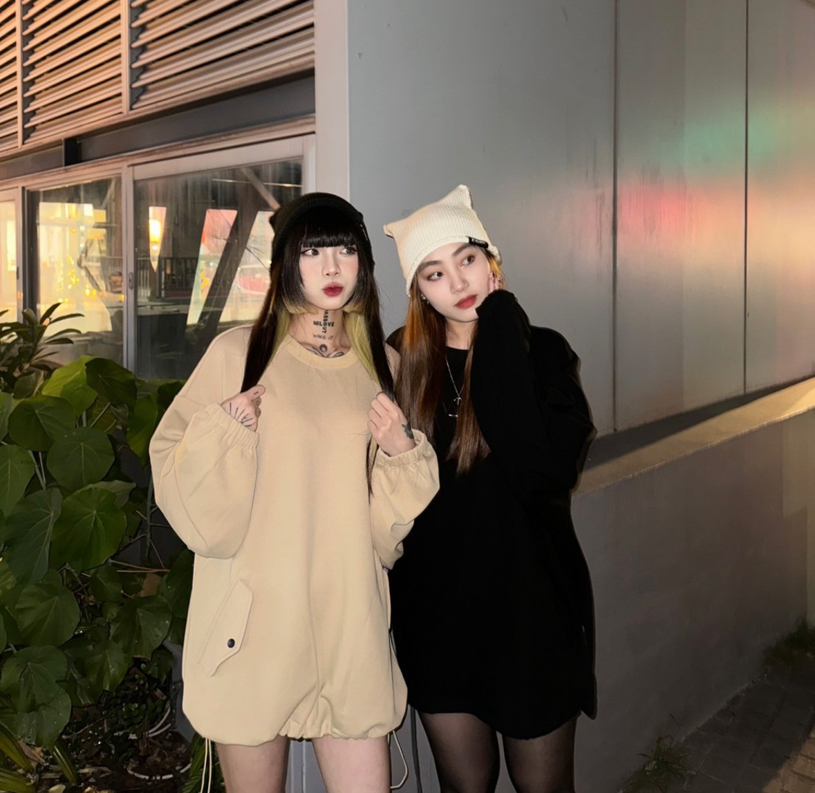 Dezzy 雙口袋大學T