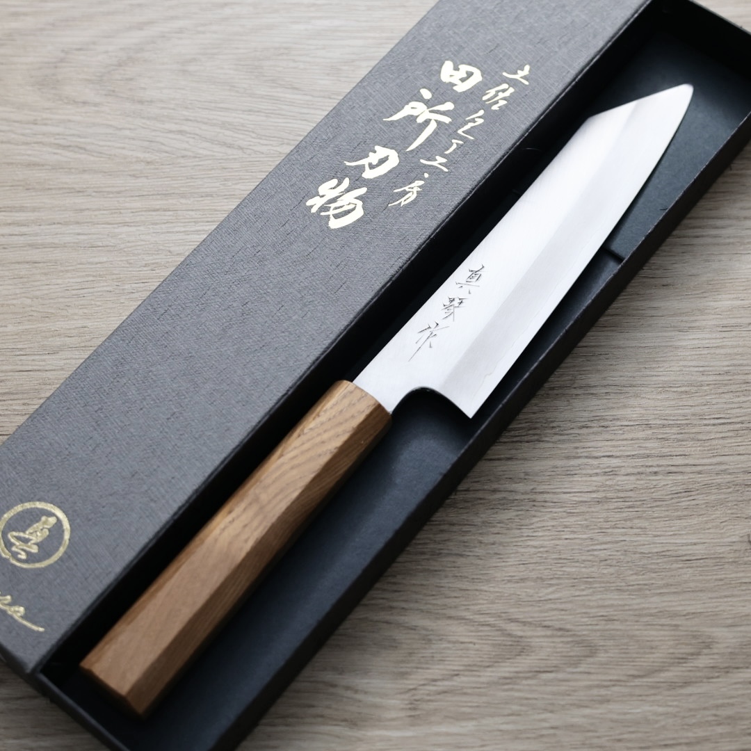 田所真琴 曲背切付牛刀 180mm 銀三鋼