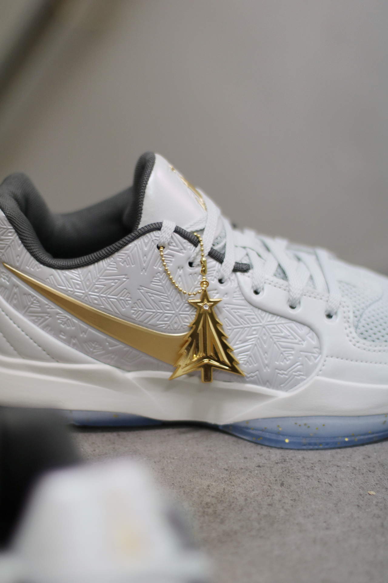 NIKE  JA 2 EP ’X-Mas Tree Topper‘ 白銀金聖誕節限定 FZ1516-001