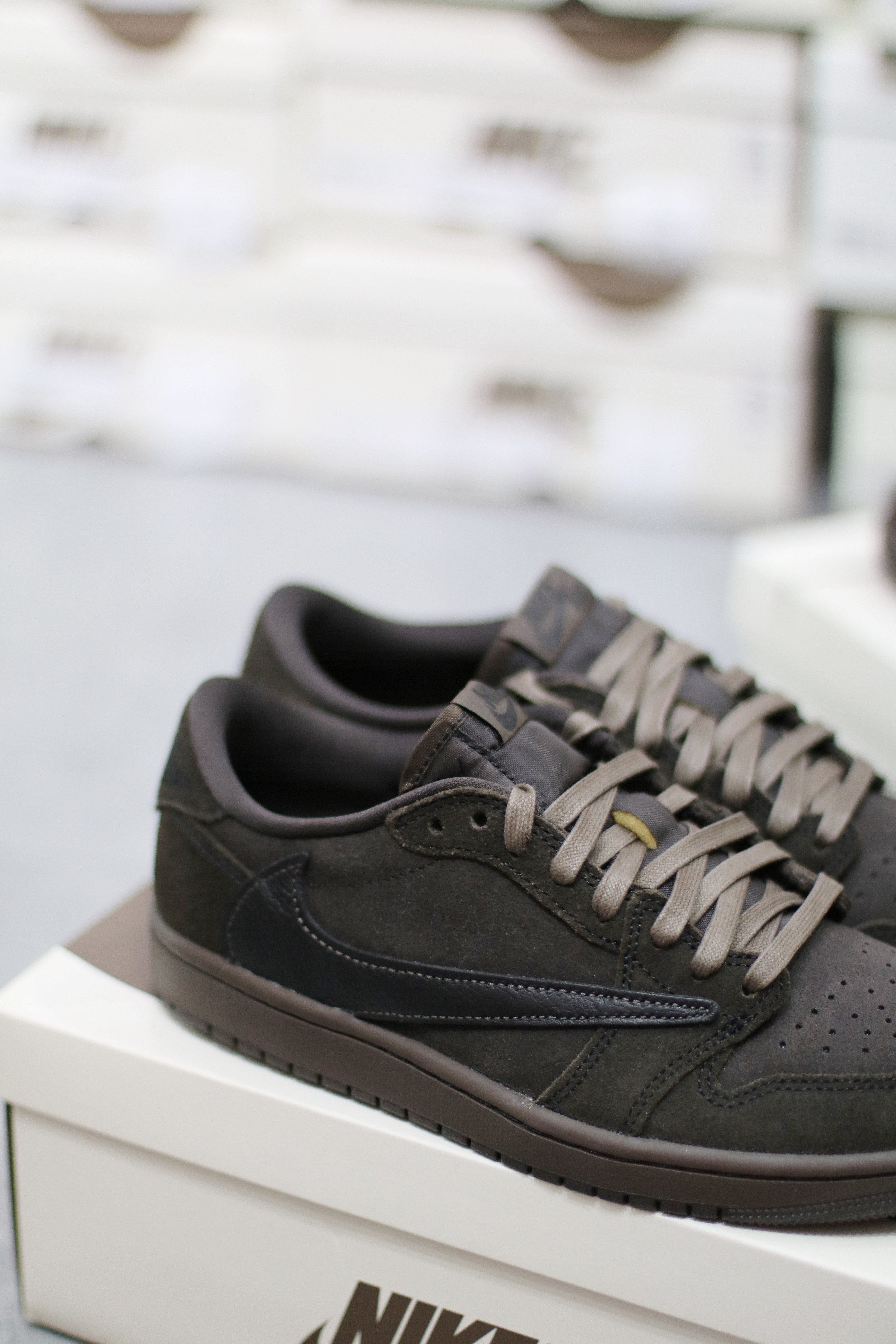 Travis Scott x Air Jordan 1 Low OG SP Velvet Brown  DM7866-202