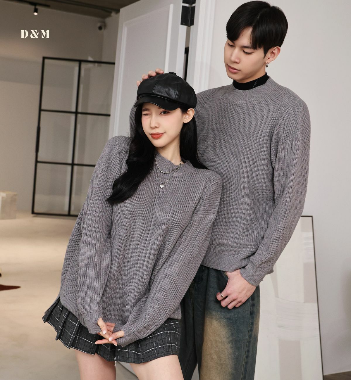 【質感純色】DOMISS袖洞口開衩毛衣-4色 圓領毛衣 針織 情侶裝(現貨)