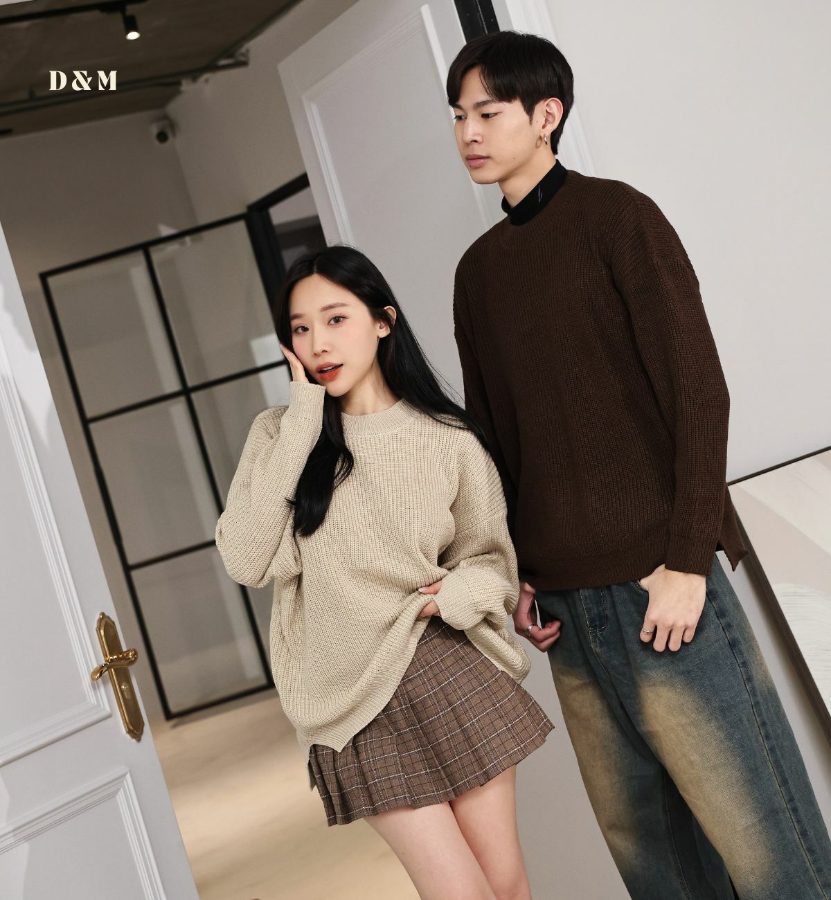 【質感純色】DOMISS袖洞口開衩毛衣-4色 圓領毛衣 針織 情侶裝(現貨)