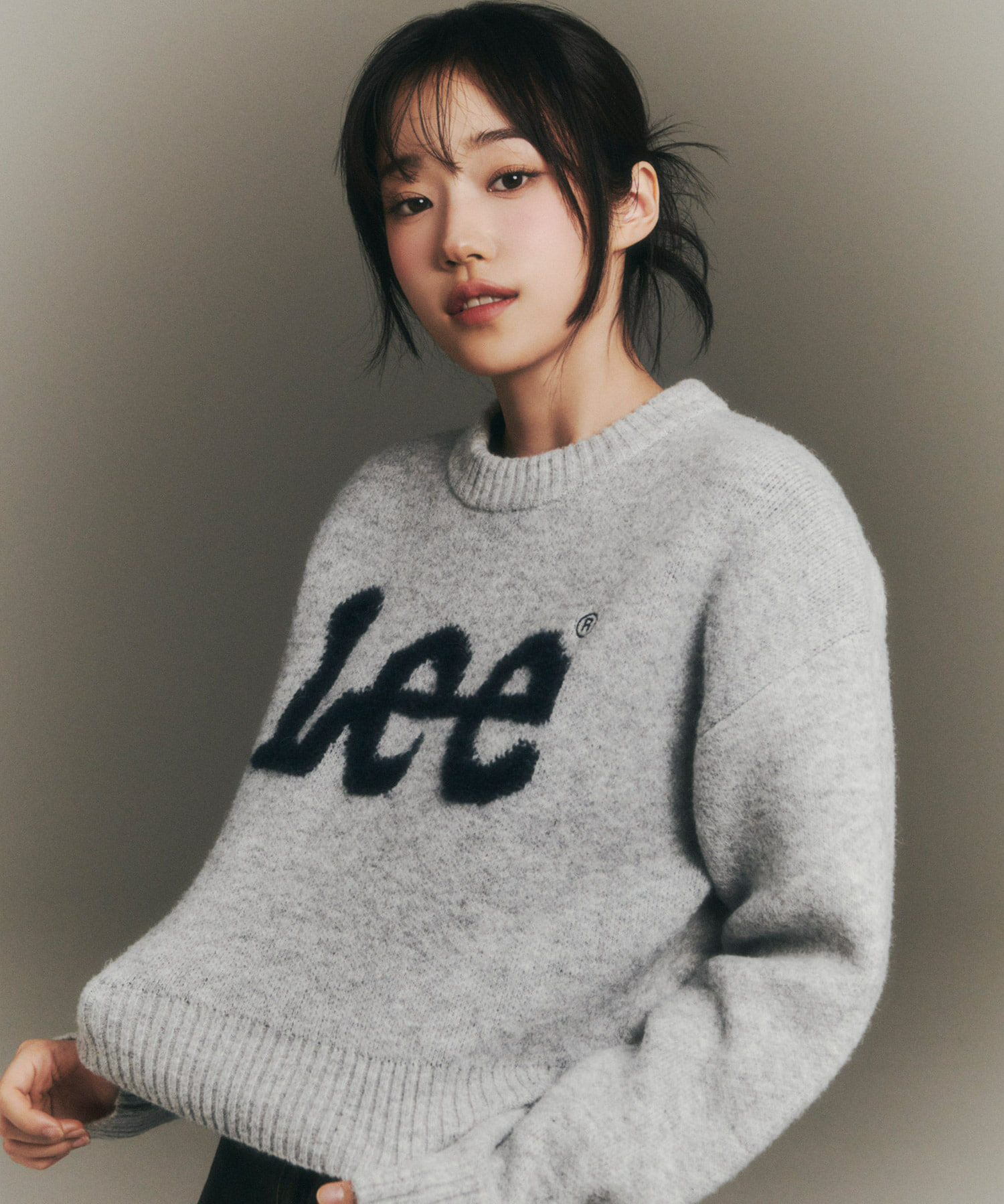 LEE Buckle Big Twitch Logo Knit Light Gray LE2403KT02LG