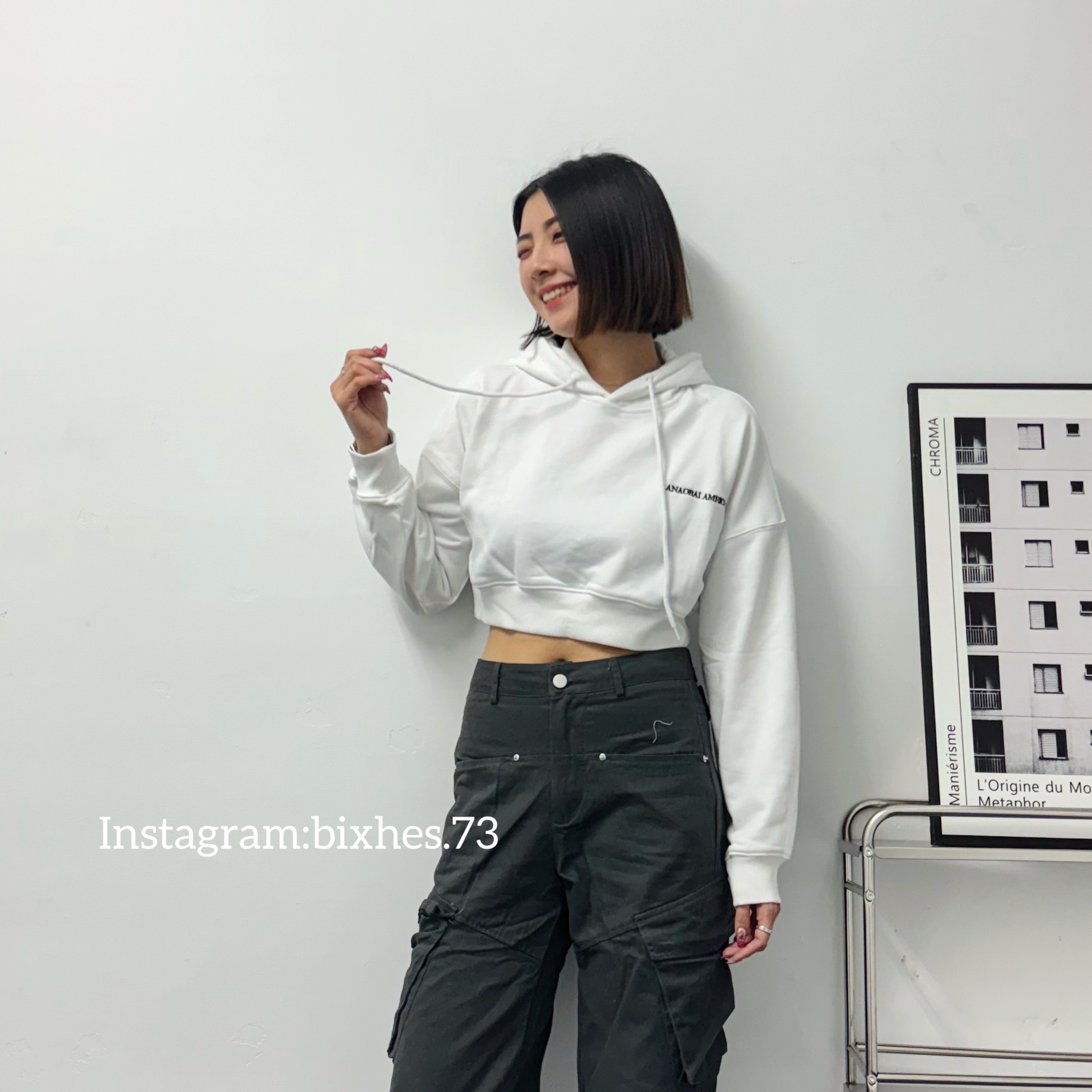 刺繡連帽短版衛衣(B00109)