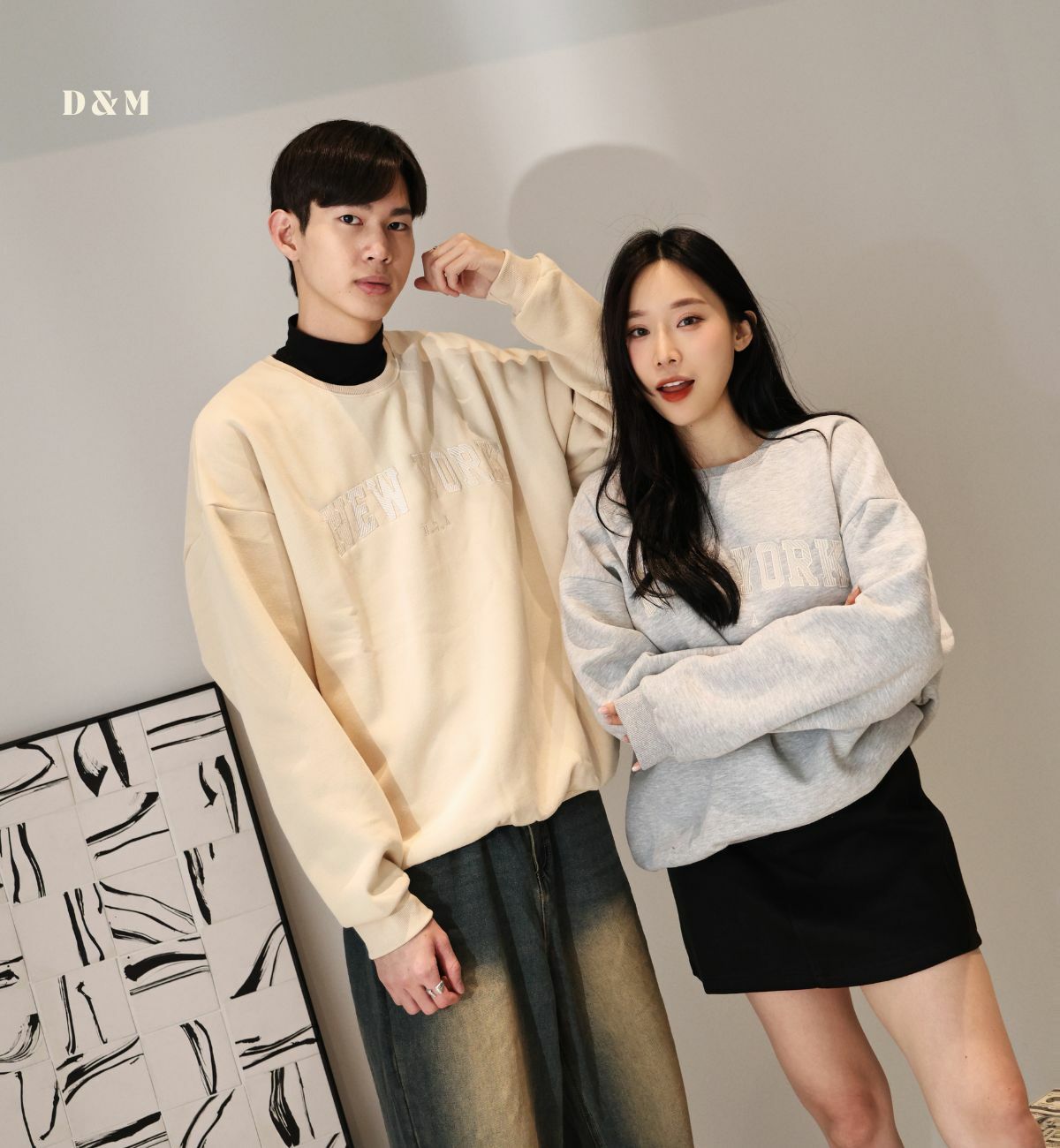 【美式印花】DOMISS圓領刷毛衛衣-3色 圓領衛衣 長袖上衣 情侶裝(現貨)