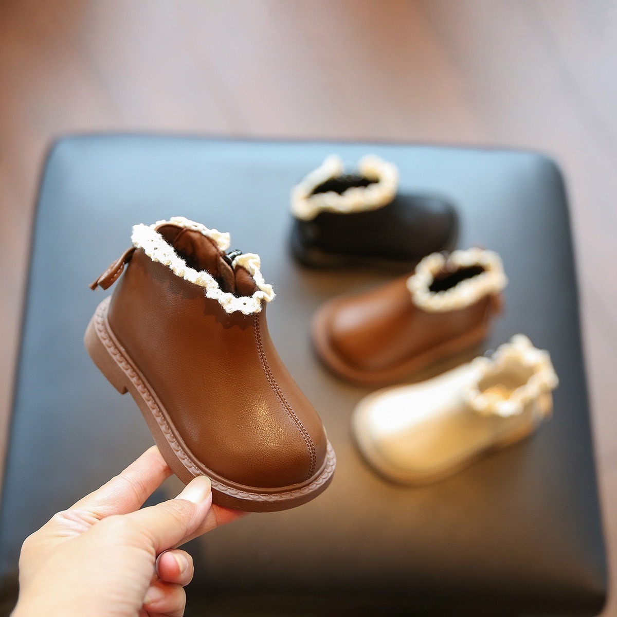 後蝴蝶結花邊短靴