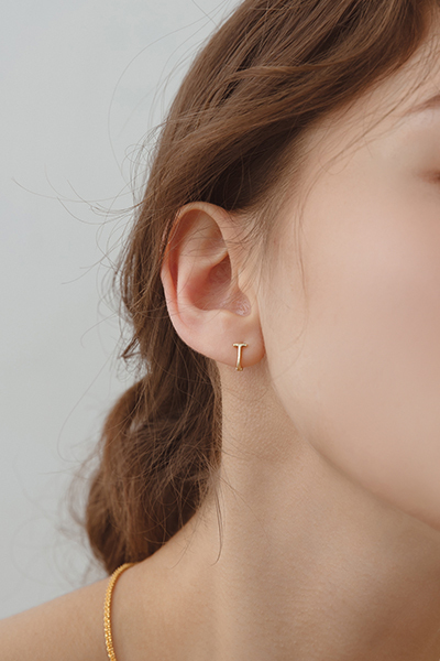 T T 極簡風。銀針耳環