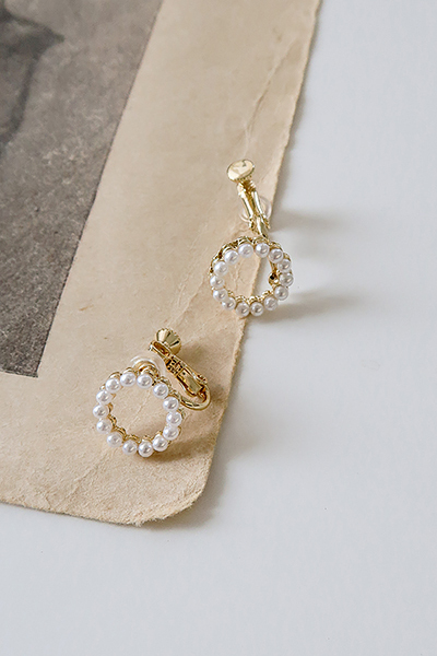 甜甜圈珍珠。夾式耳環