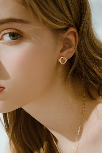 鋯石麻花小圈。夾式耳環