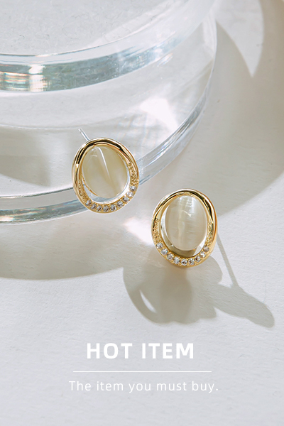 透亮感鋯石。銀針耳環