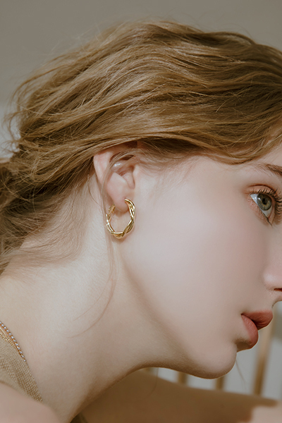 [2色]日常麻花款。銀針耳環