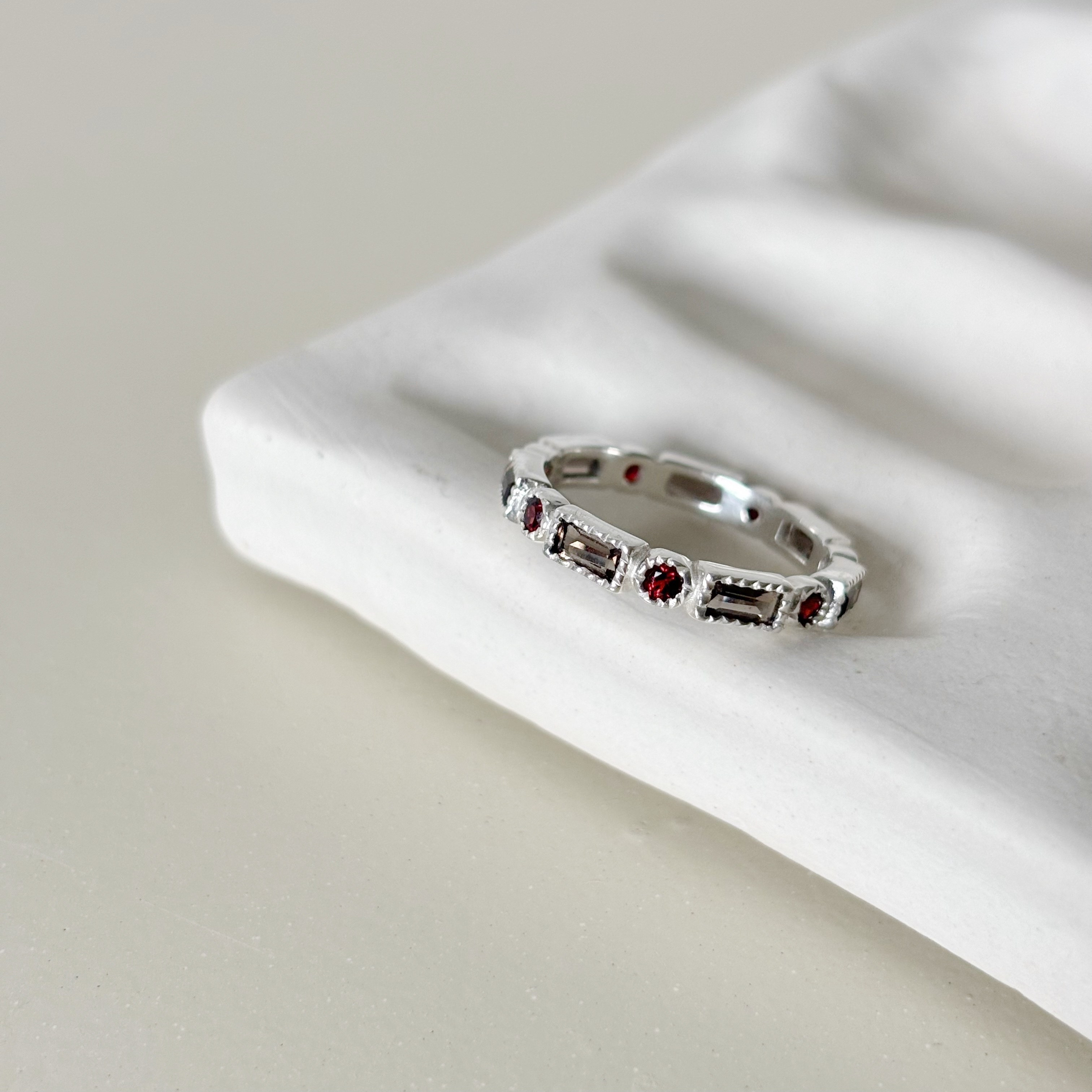 整圈蛋糕長方小圓茶晶石榴戒指