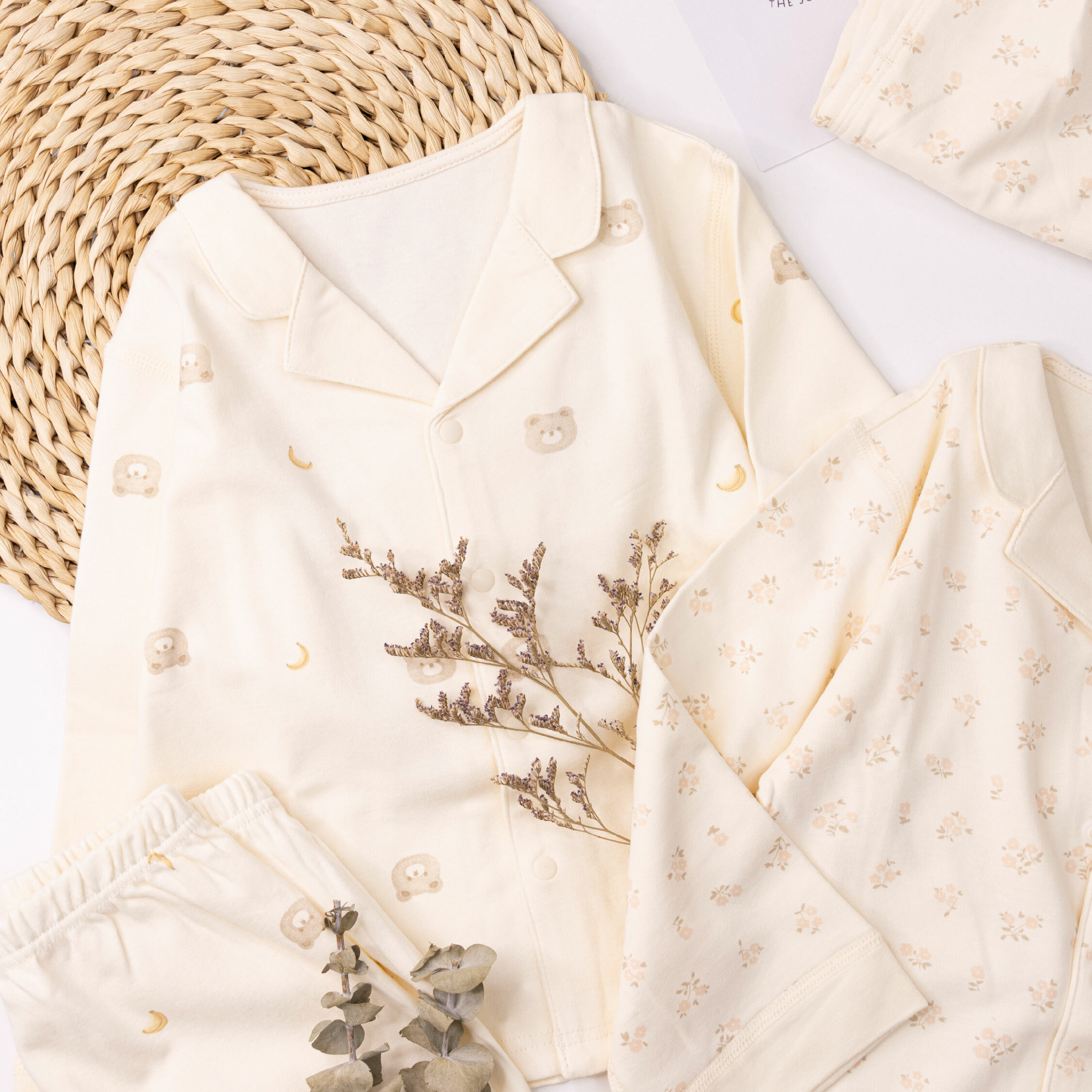 純淨系列【T3033】月亮小熊碎花翻領睡衣套裝＊二色