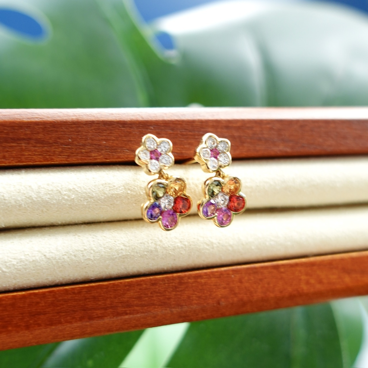 18K金彩虹寶石鑽石耳釘-拼花