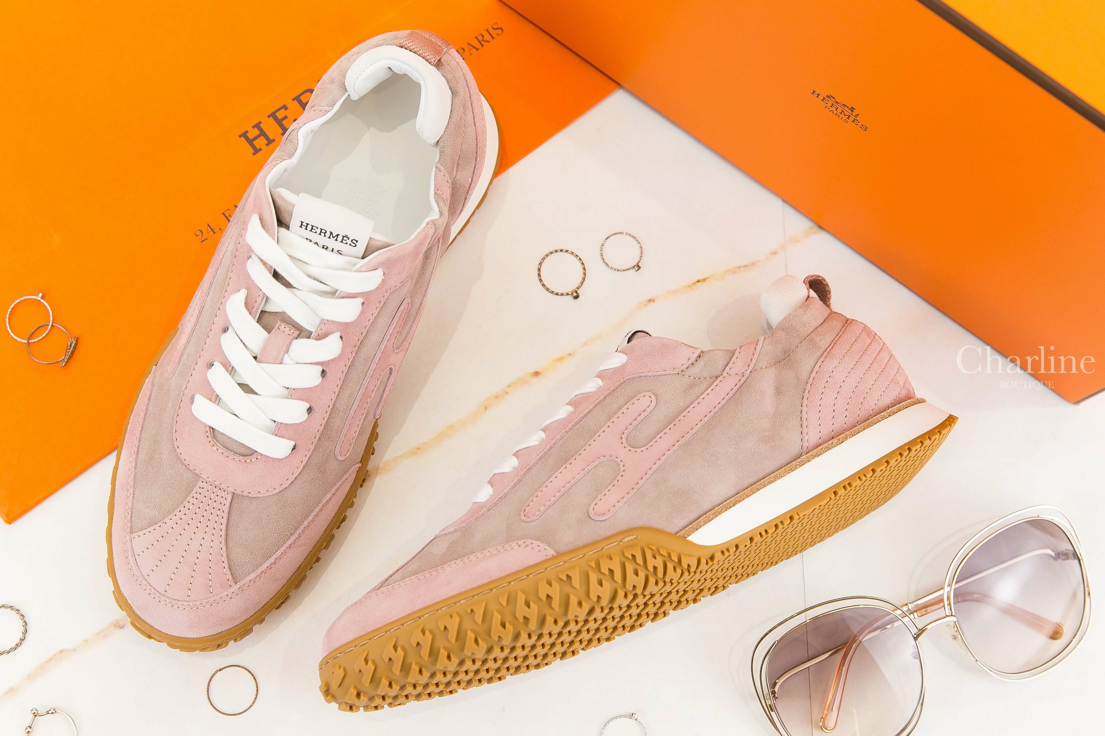 Hermès Jet Sneaker 玫瑰粉拼水彩粉山羊麂皮側邊H棕白拼色鞋底運動鞋-Charline Boutique 精品代購