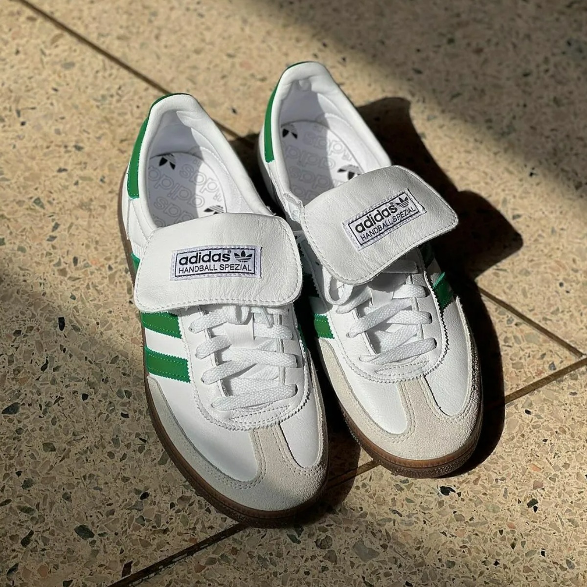 限時特價預購┃adidas HANDBALL SPEZIAL 翻鞋舌 長鞋舌 白綠配色