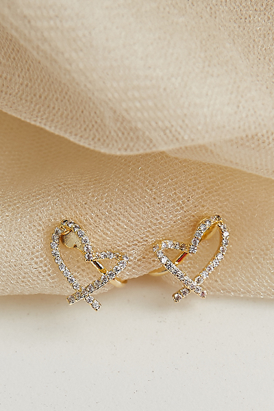 線條感水鑽愛心。夾式耳環