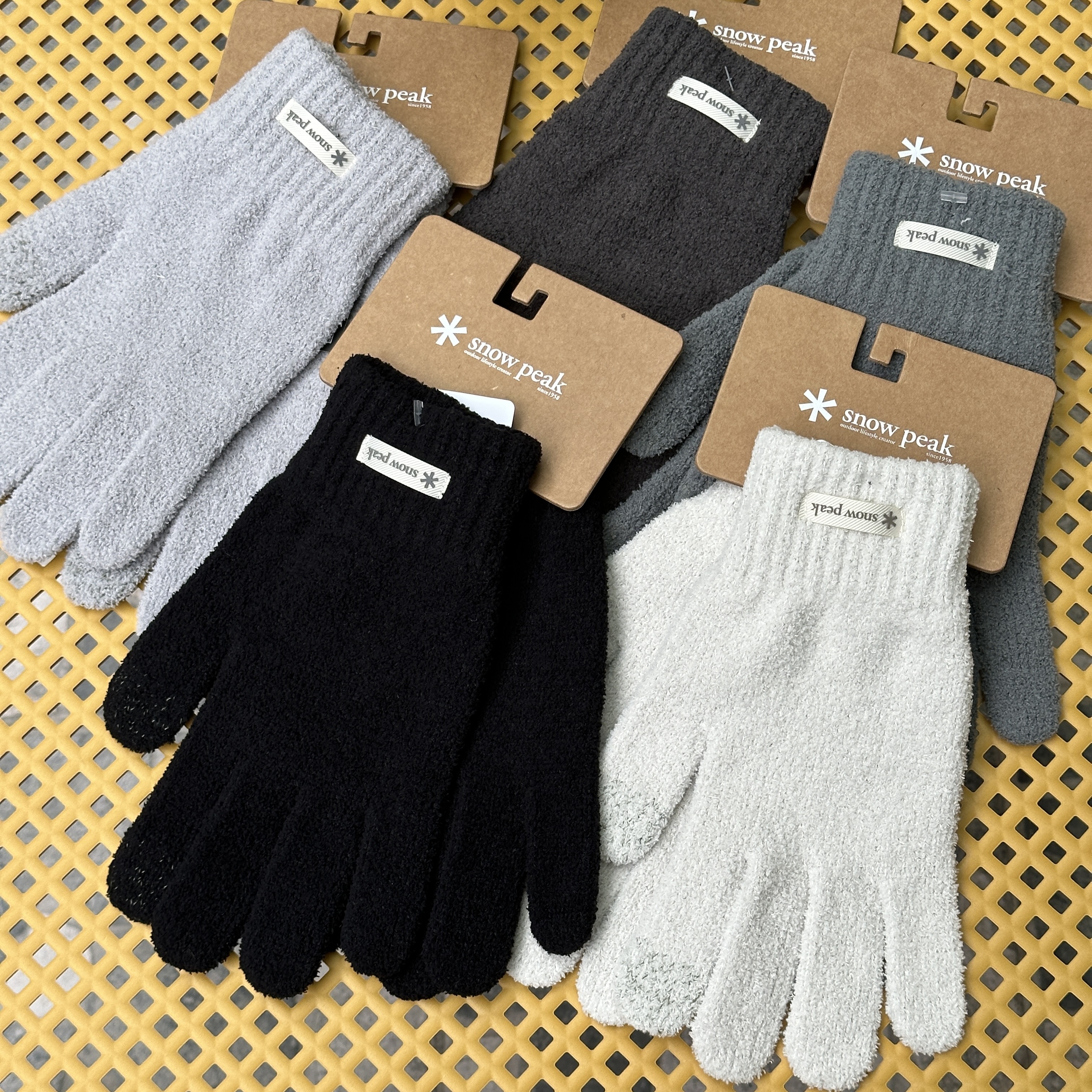 【現貨】snow peak Tactel Gloves 立體標籤logo 抓絨 手套 男女適用 S24WUFGL01