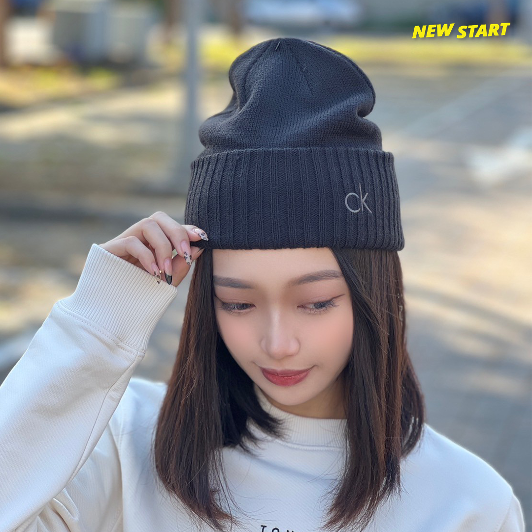Calvin Klein CK 電繡小字母 毛帽