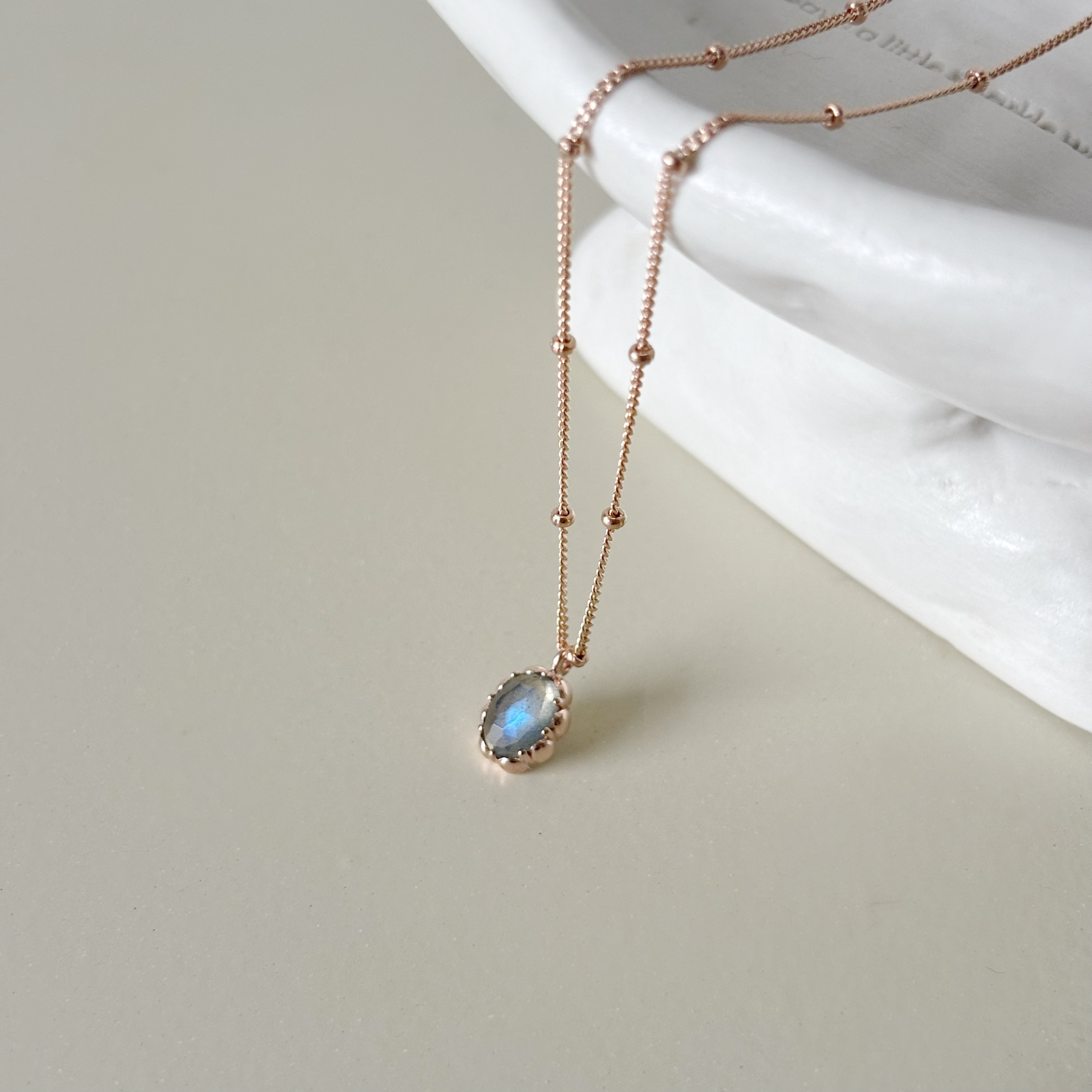 花邊餅乾頂級拉長石細珠項鍊