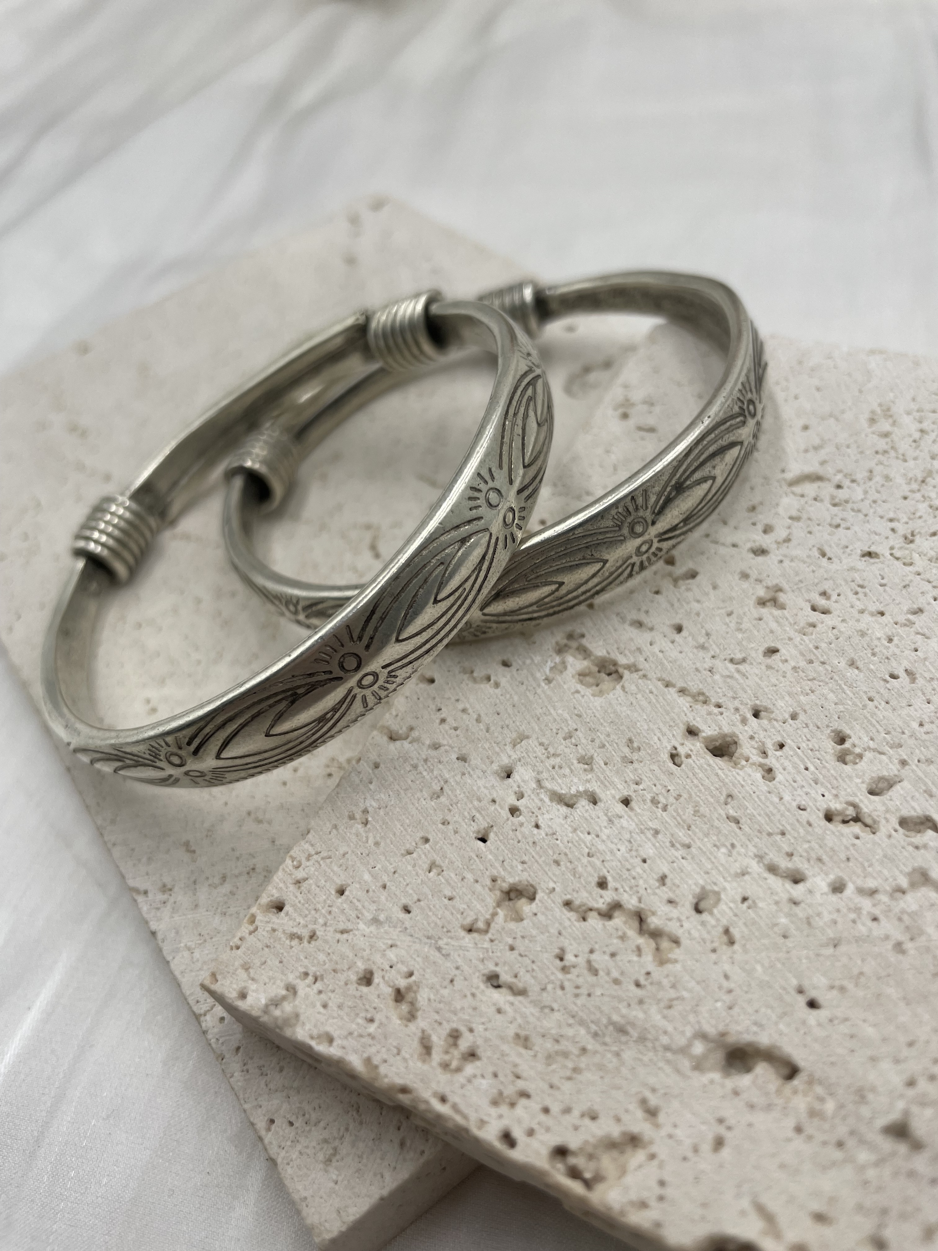 No.19（對）手工藏銀雕刻手鐲