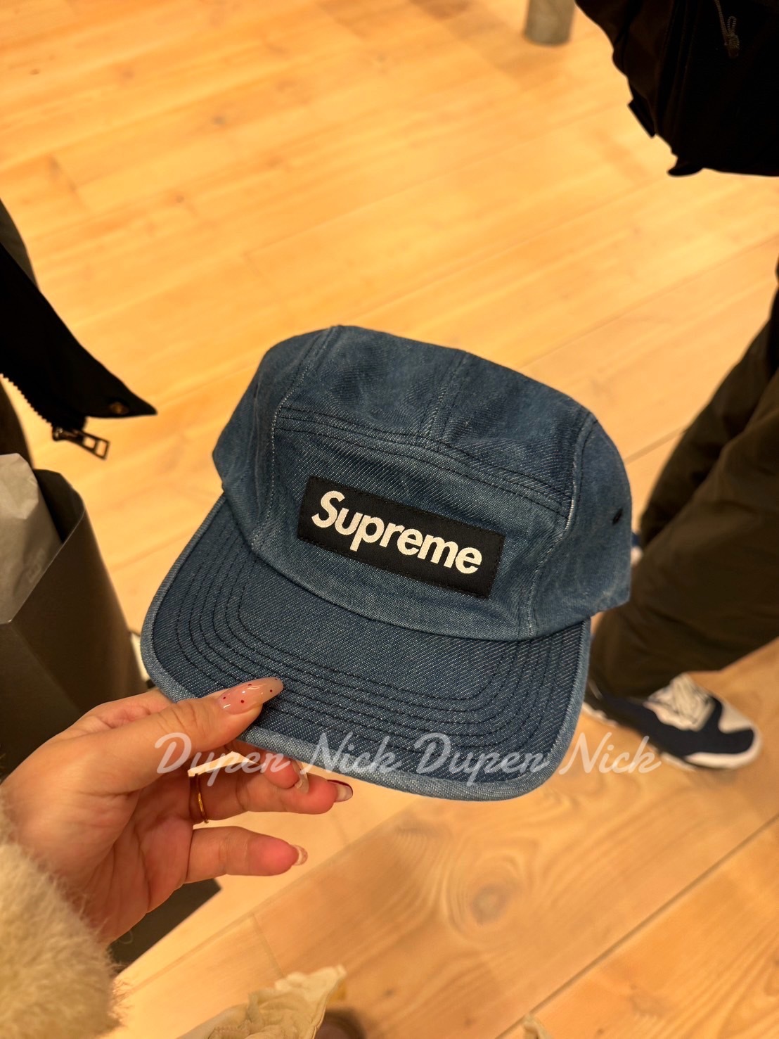 日本連線 supreme 經典分割帽