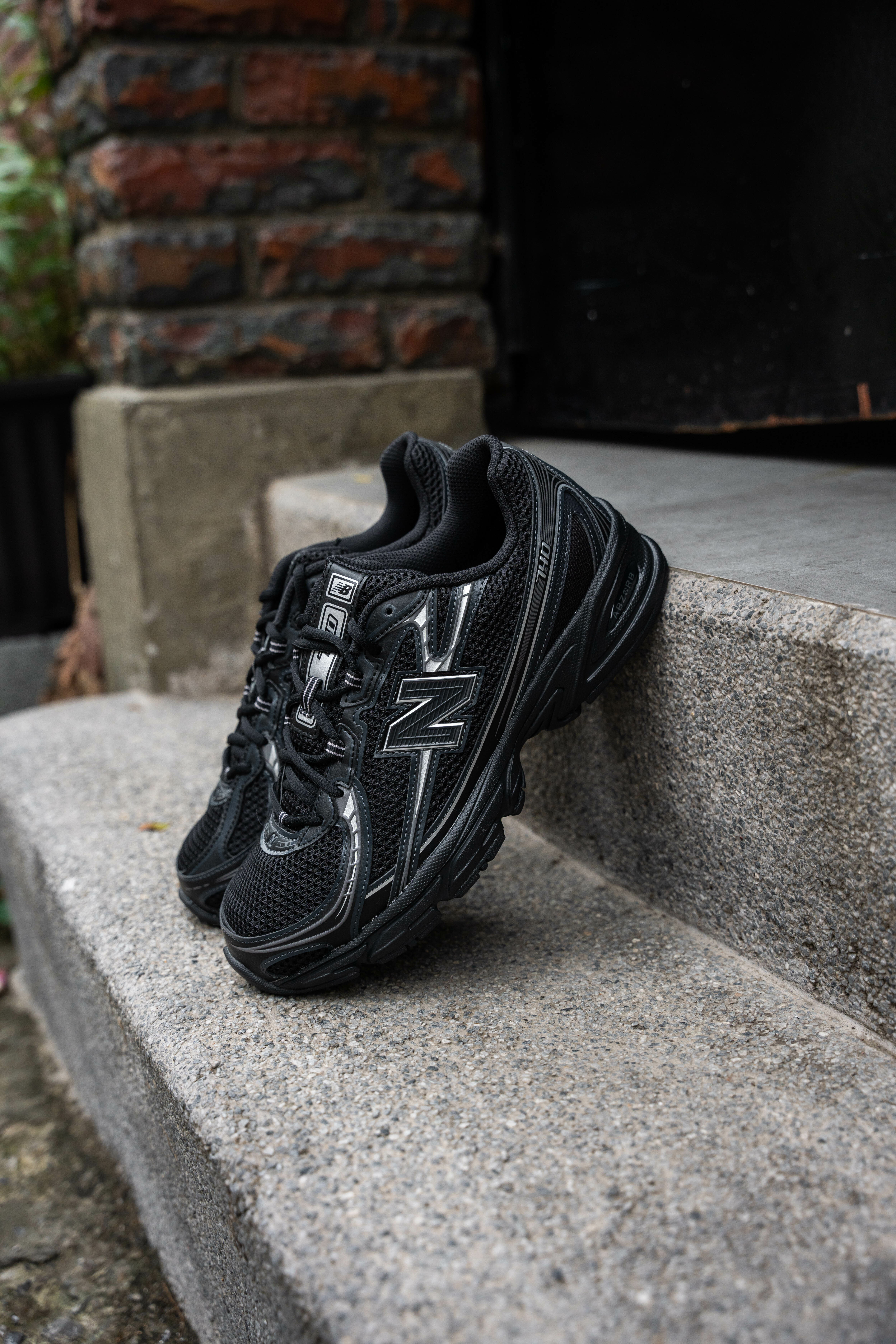 New Balance 740 黑銀 復古 慢跑鞋 U740BM2