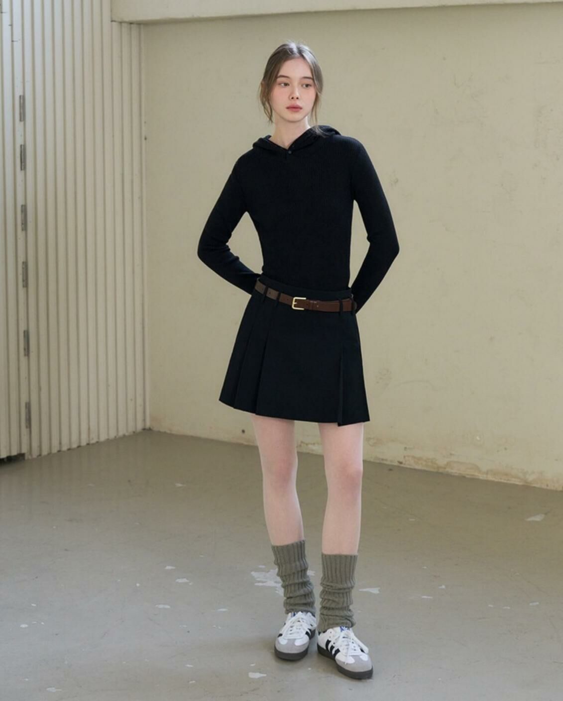 簡約單摺短裙(黑色)