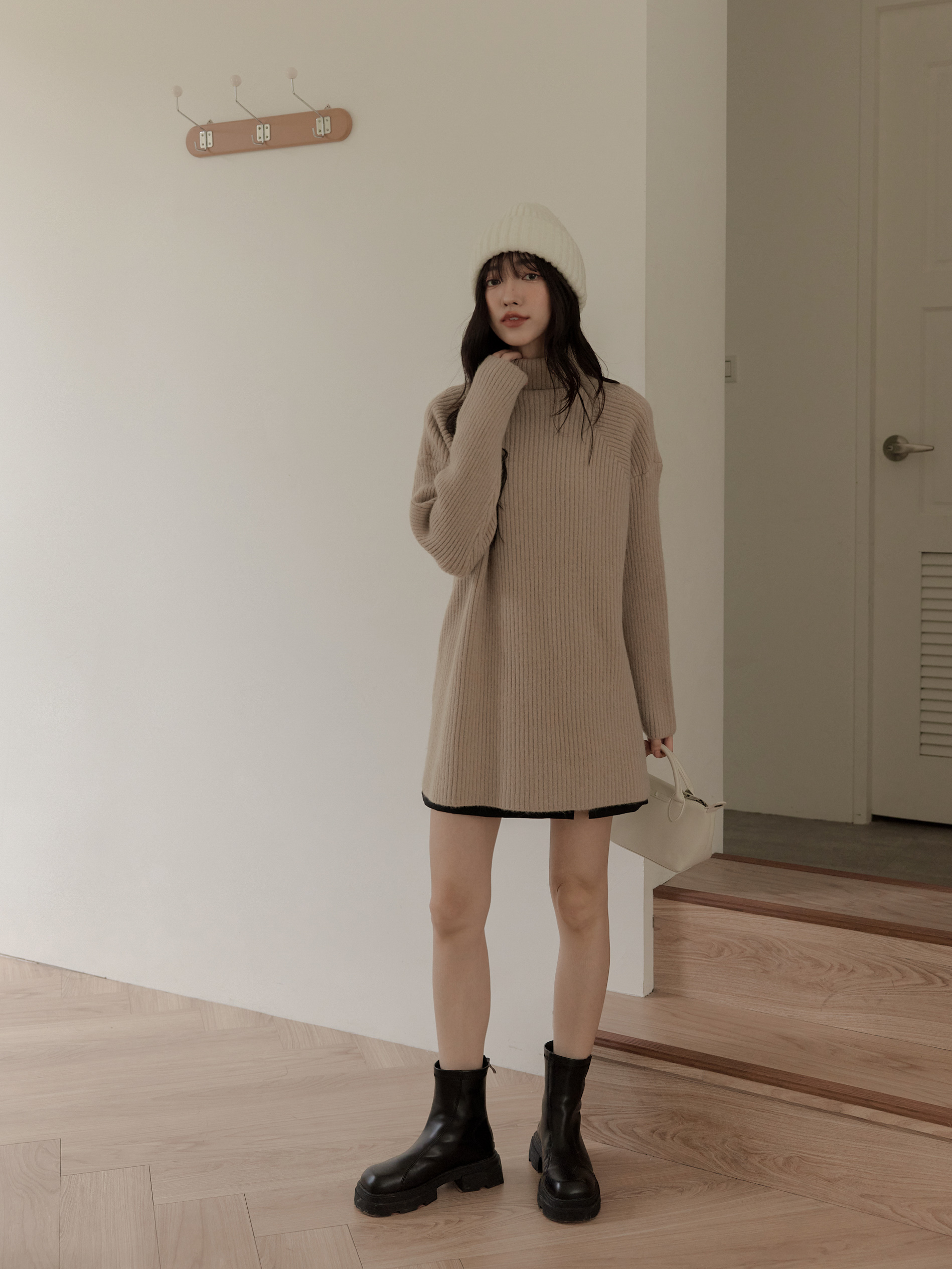 側開衩高領坑紋長版毛衣