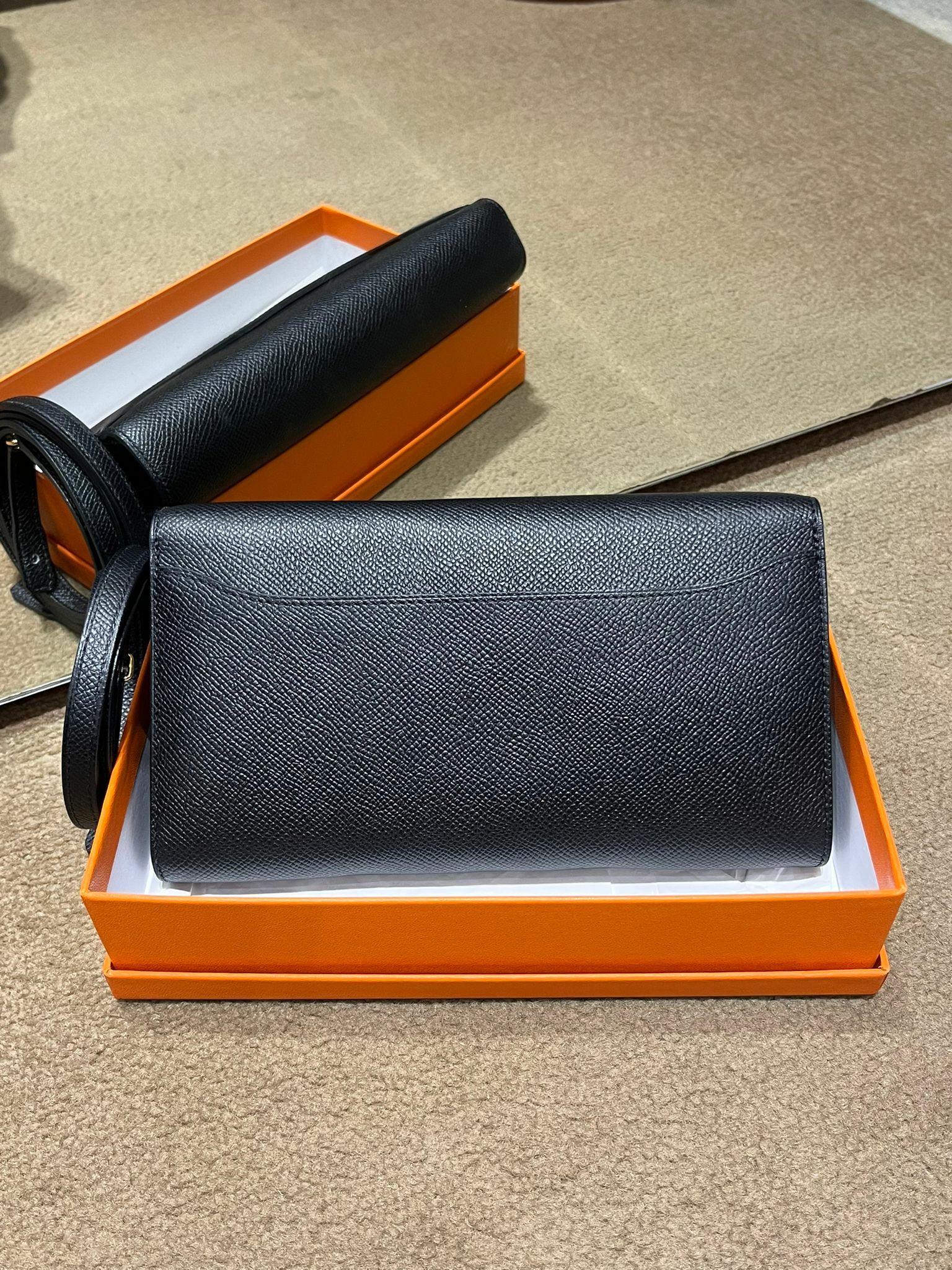 Constance to go 89 noir cc epsom B 99.9 % new