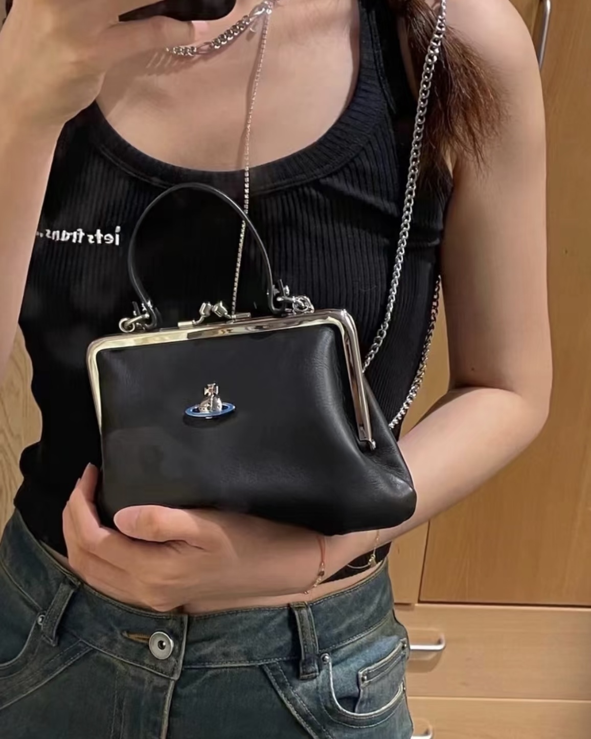 <超殺折扣>Vivienne Westwood Granny Frame Purse 薇薇安 光滑 小羊皮 水餃包